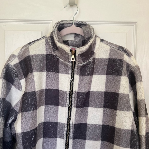 Women’s Black and White Shacket Size large - Picture 2 of 4